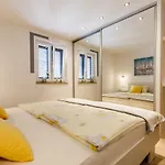 Velijoze شقة